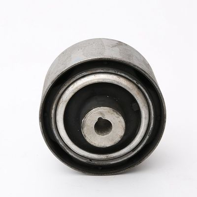 بوش بازوی کنترل پایین جلو لندروور OEM LR100072 2017-2019